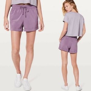 NWOT Lululemon Spring Break Away Short ✨